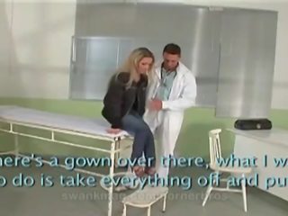 Bianca arden seduces të saj doktori në qij të saj pidh