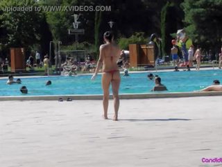 Plazh vojer nxehtë bikini vajzat pa sytjena i keq weasel